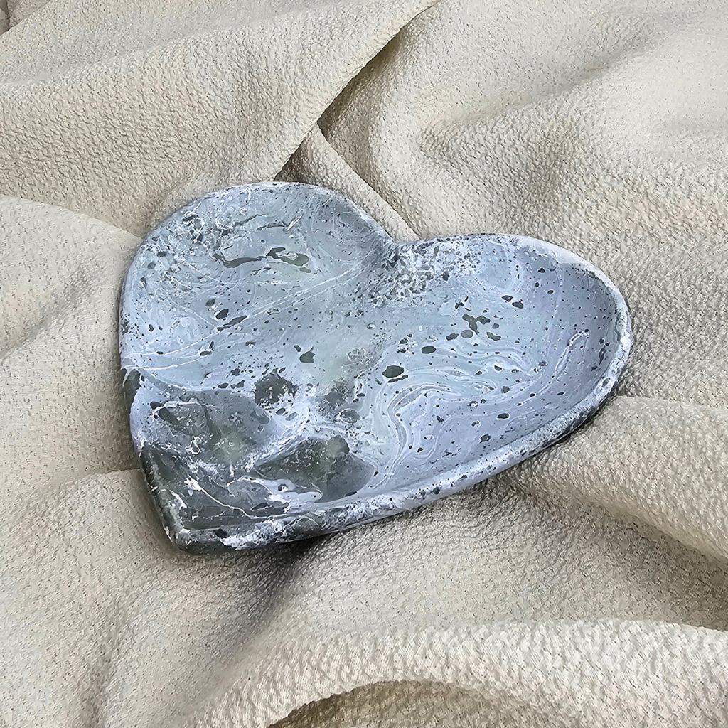 THE HEART TRAY