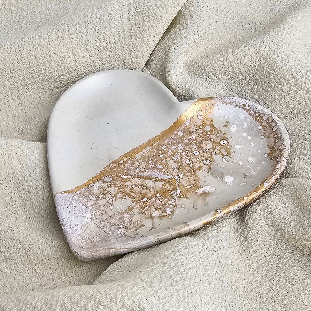 THE HEART TRAY