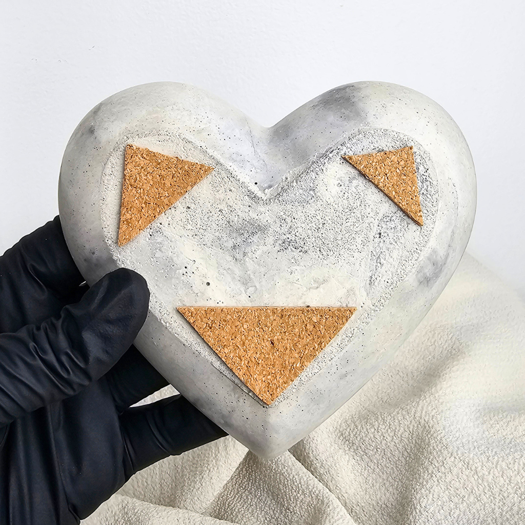 THE HEART TRAY